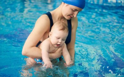 Sacudir la cabeza para eliminar el agua de los oídos podría causar daño cerebral